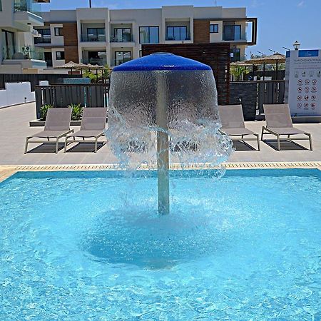 Golden Tree Apartment Паралимни Екстериор снимка