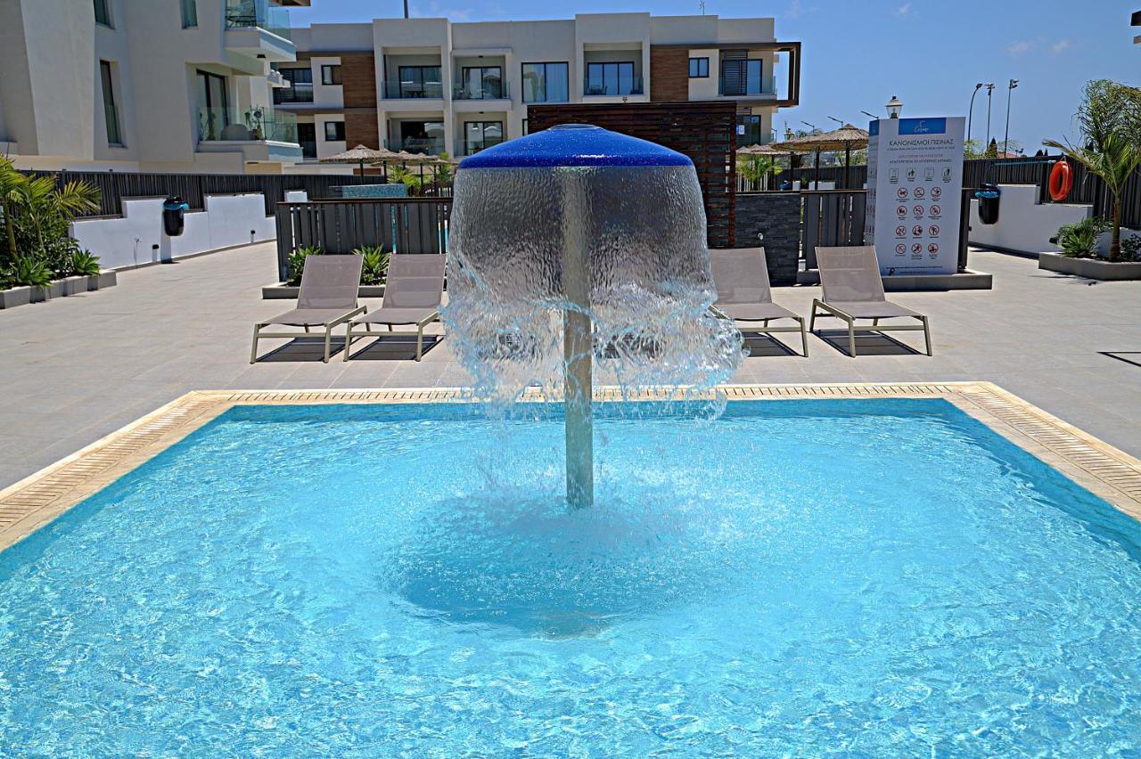 Golden Tree Apartment Паралимни Екстериор снимка