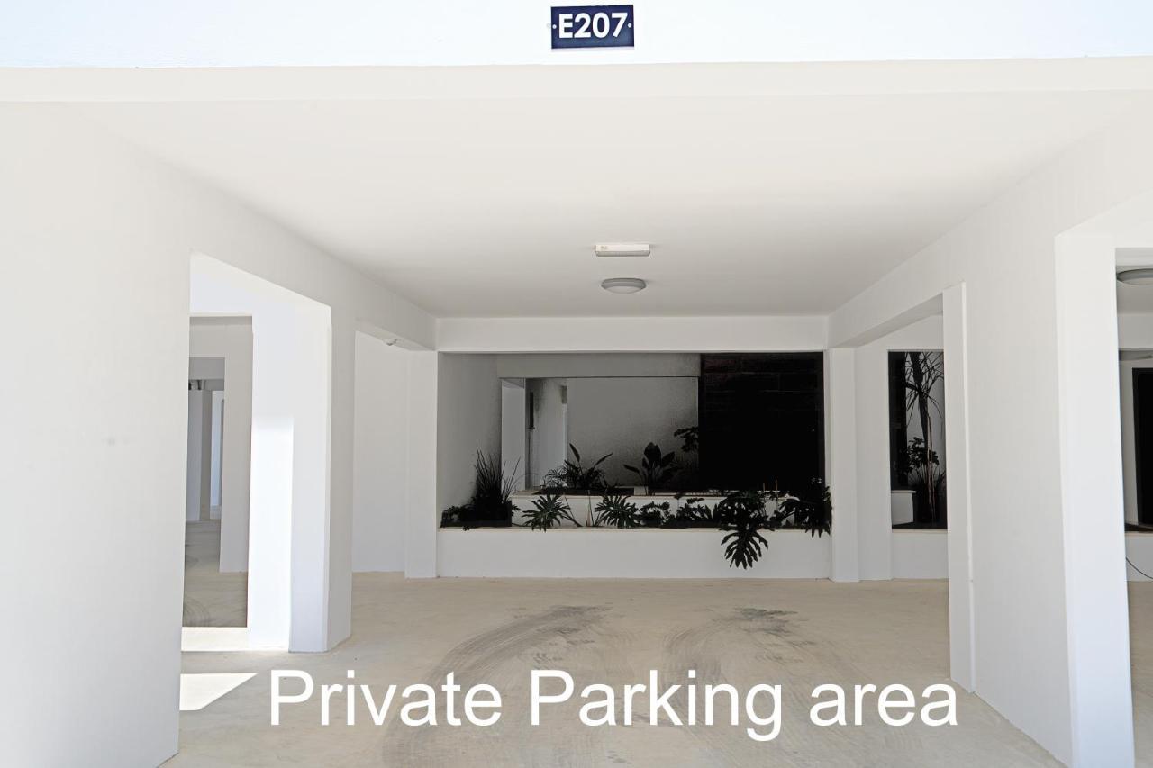 Golden Tree Apartment Паралимни Екстериор снимка