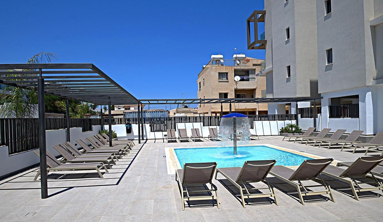 Golden Tree Apartment Паралимни Екстериор снимка