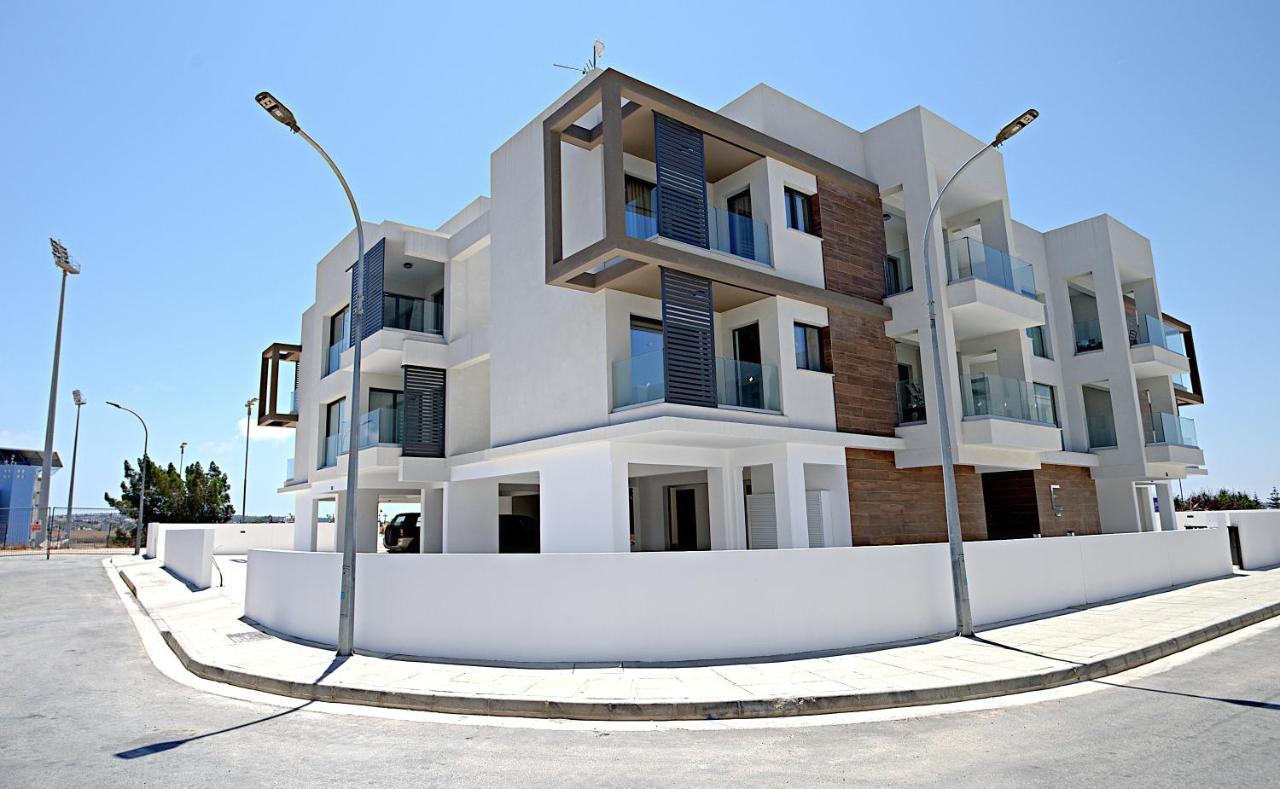 Golden Tree Apartment Паралимни Екстериор снимка