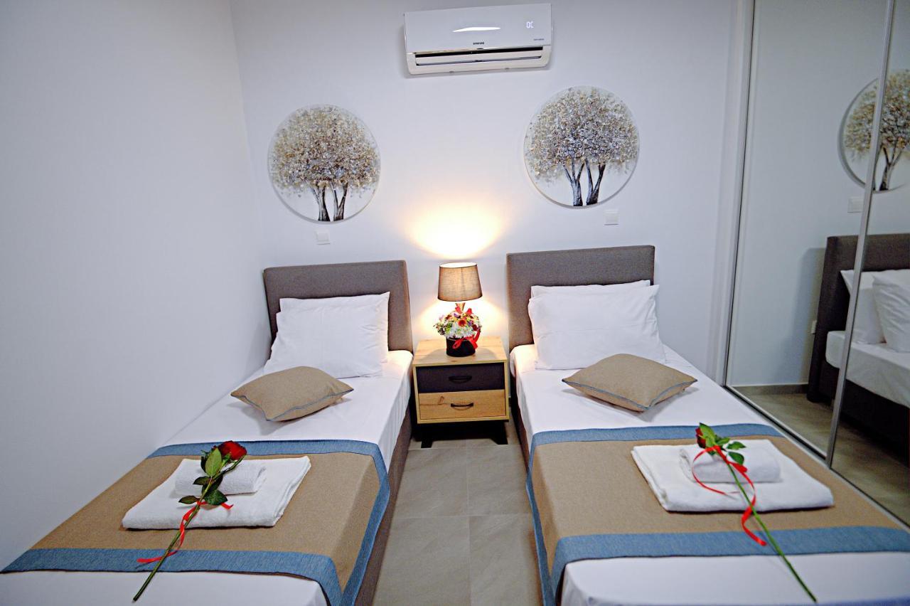 Golden Tree Apartment Паралимни Екстериор снимка