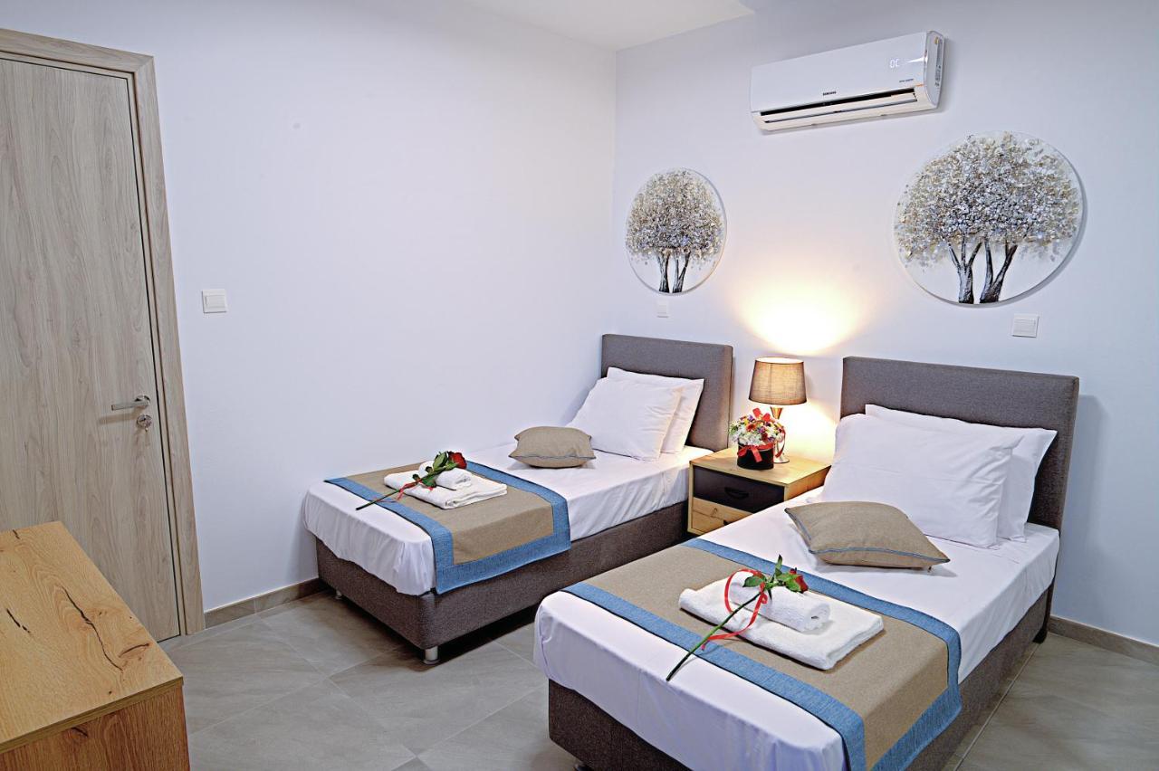 Golden Tree Apartment Паралимни Екстериор снимка