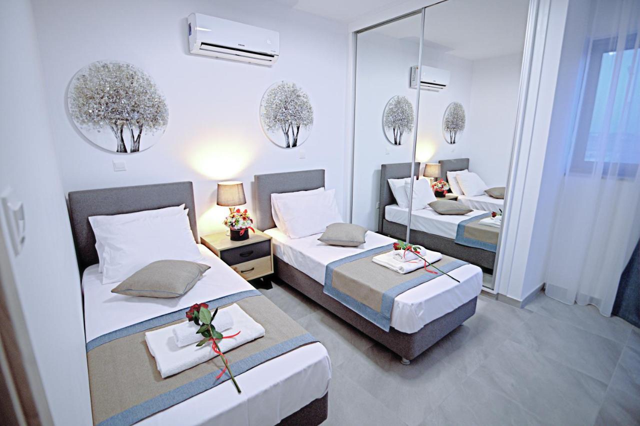 Golden Tree Apartment Паралимни Екстериор снимка