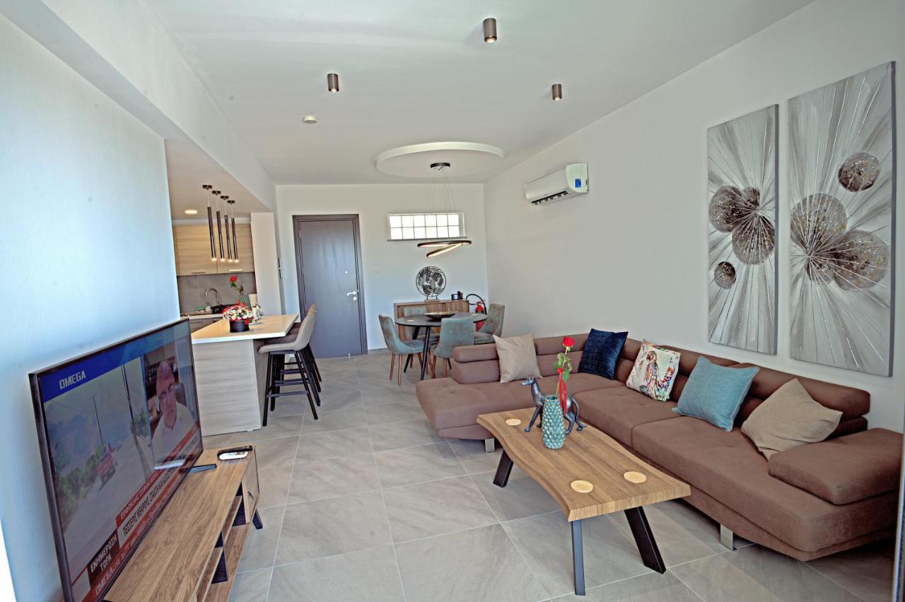 Golden Tree Apartment Паралимни Екстериор снимка