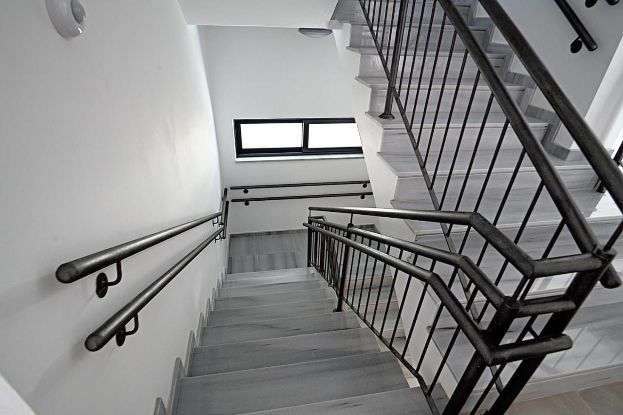 Golden Tree Apartment Паралимни Екстериор снимка