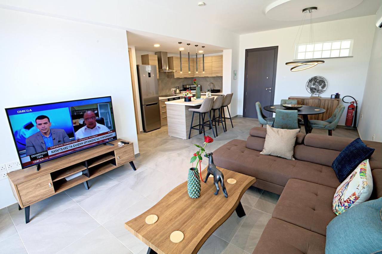 Golden Tree Apartment Паралимни Екстериор снимка
